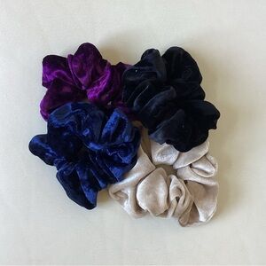 4x Velvet Scrunchies